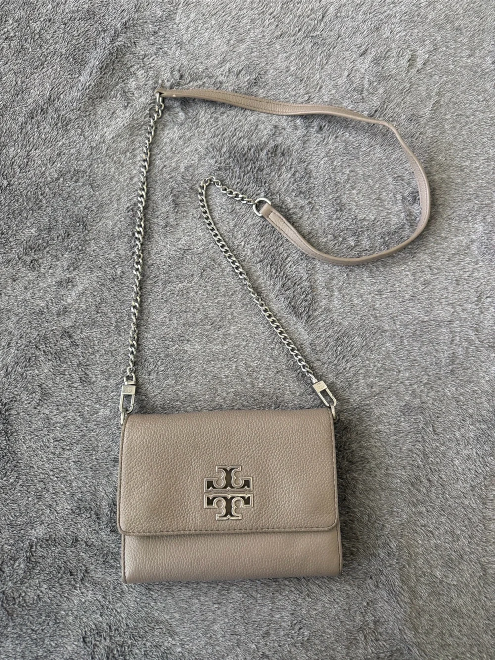 Tory Burch Britten Crossbody / Chain Shoulder Bag in Taupe